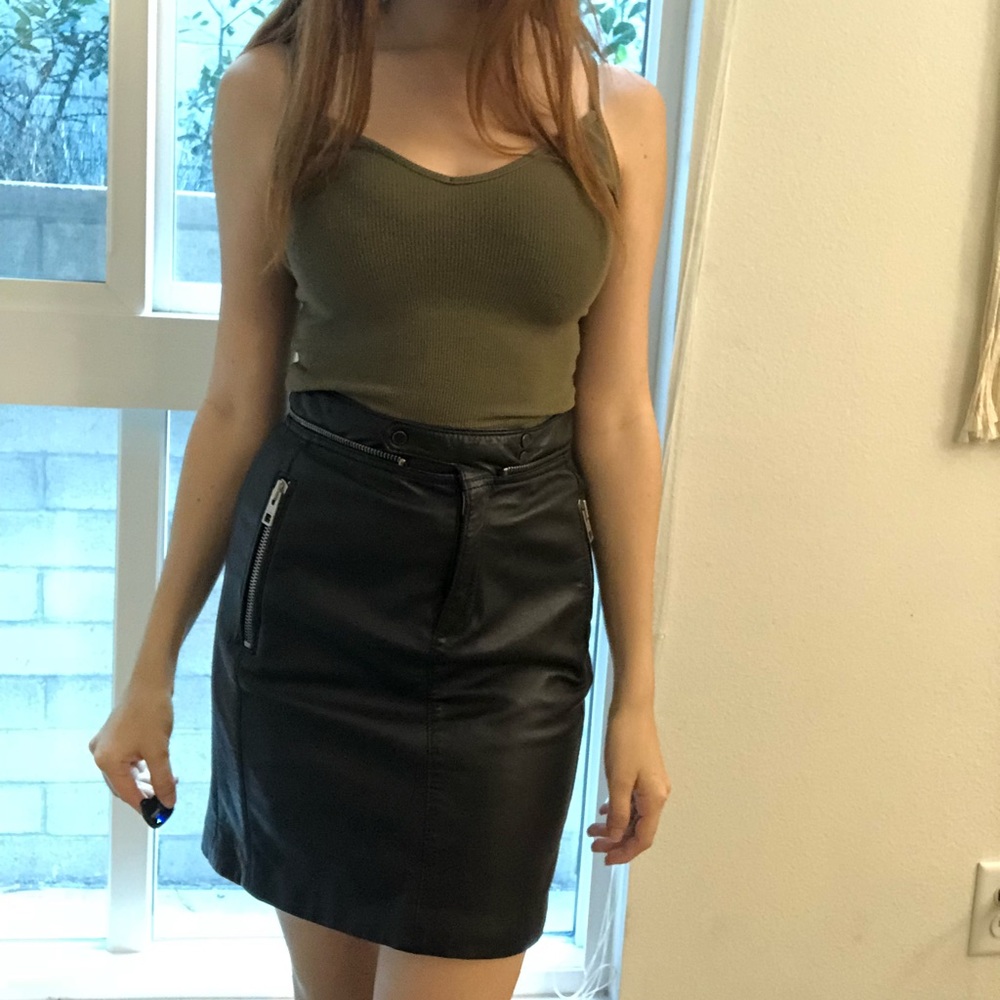 Beautiul leather all saints skirt